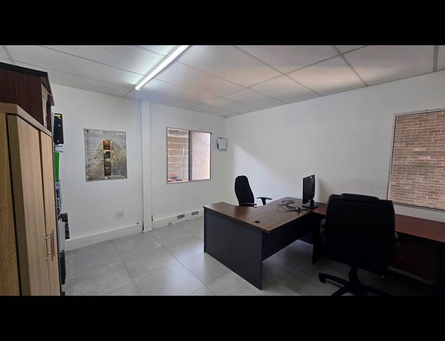 820M² WAREHOUSE TO LET IN SPARTAN